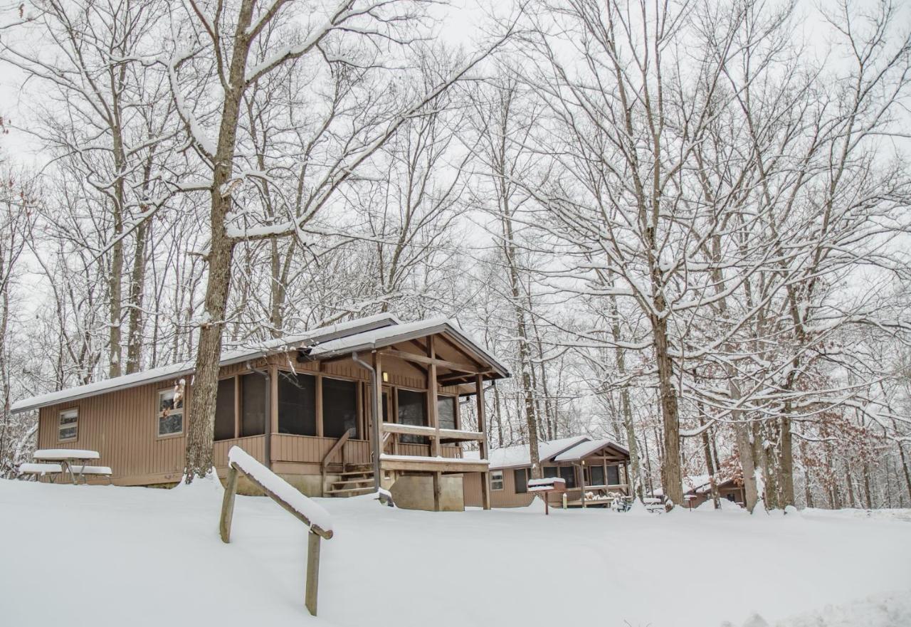 Burr Oak Lodge And Conference Center Glouster Exterior foto