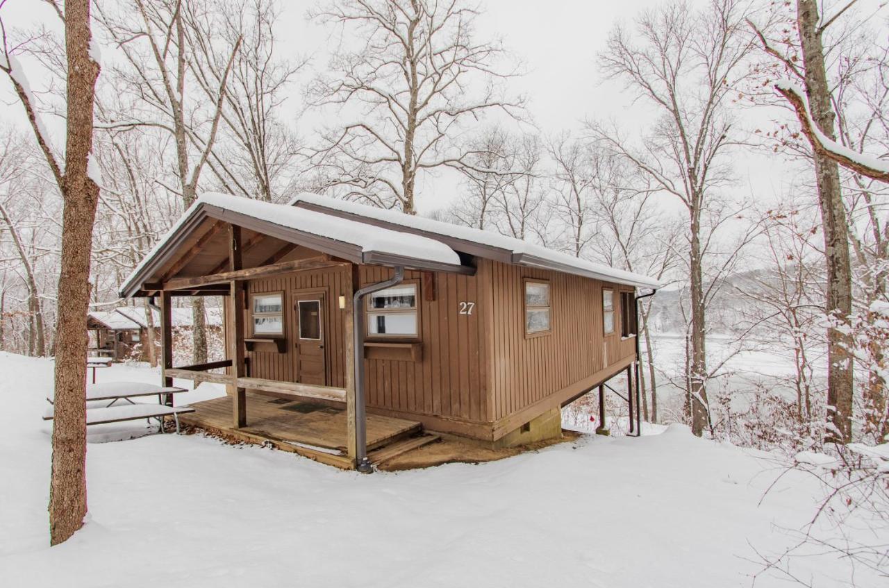 Burr Oak Lodge And Conference Center Glouster Exterior foto